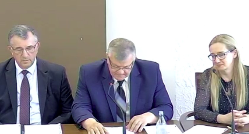 Radni powiatowi, po wotum zaufania, udzielili Zarządowi Powiatu absolutorium