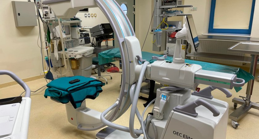 Szpital ma nowy mobilny aparat RTG do monitorowania stanu pacjenta w czasie operacji