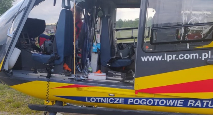 I znów wypadek na autostradzie A1 między Kamieńskiem a Piotrkowem. Na miejsce wezwano śmigłowiec LPR