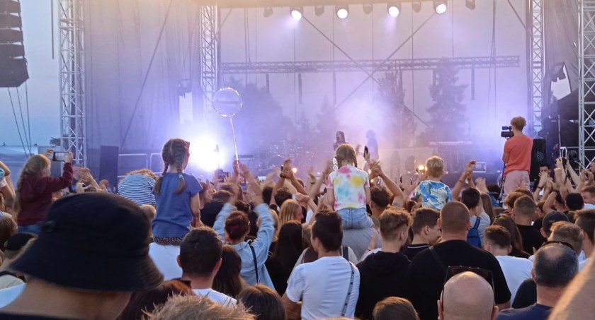 [ZDJĘCIA] Dni Kamieńska 2022: dwa dni pełne atrakcji. Na finał koncert Roksany Węgiel
