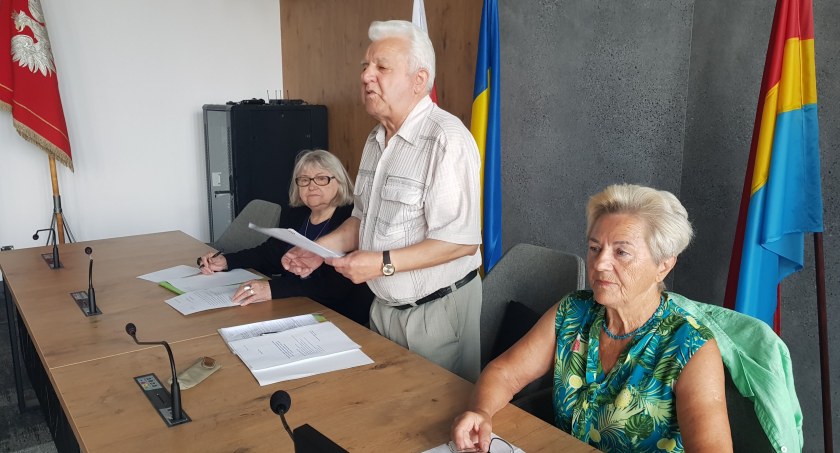 Sesja Rady Seniorów. O pladze oszustw, bo wciąż radomszczanie dają się naciągać
