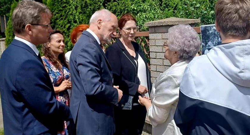 Obchody 80. rocznicy niemieckiej zbrodni na 10 Polakach w Dmeninie gm. Kodrąb