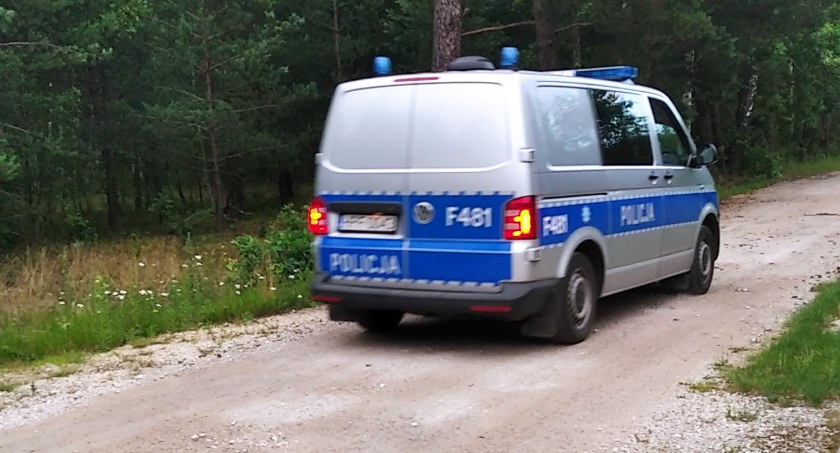 Radomszczańscy eksploratorzy w lasach pod Kruszyną znaleźli bombę. Teraz wezmą się za nią saperzy