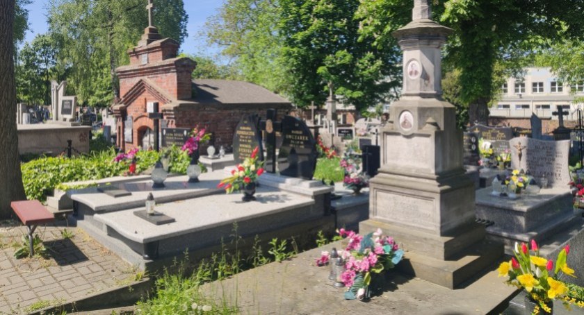 Miasto wyremontuje groby żołnierzy Wojska Polskiego