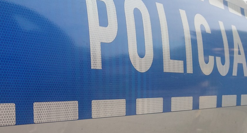 [AKTUALIZACJA] Wypadek w miejscowości Kodrąb: w motocyklistę wjechał seicento. Obaj kierujący bez uprawnień 