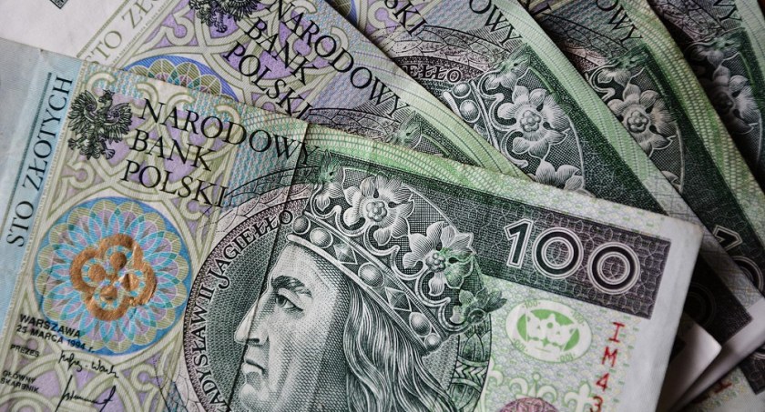 Nasz Czytelnik znalazł pieniądze na ul. Warszyca. Kwota jest znacząca. Chce oddać