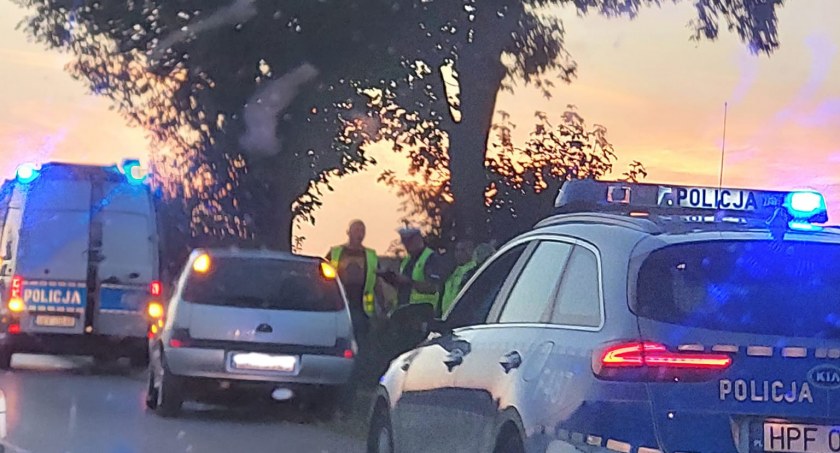 W Orzechówku doszło do potrącenia rowerzystki. Policja ustala okoliczności wypadku