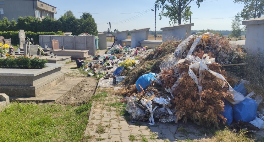 Proboszcz: To ja chętnie oddam cmentarz wójtowi. Natychmiast. Mam dość tych donosicieli