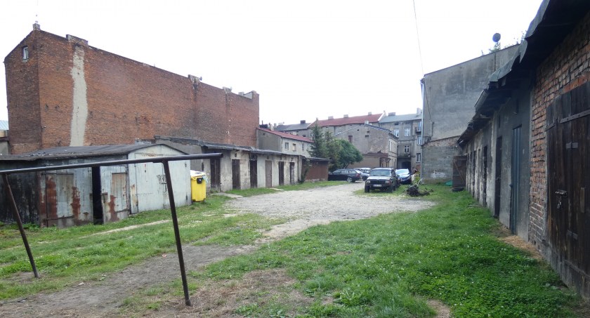 Miasto próbuje odkupić od prywatnych właścicieli działki na Reymonta. Po co? 