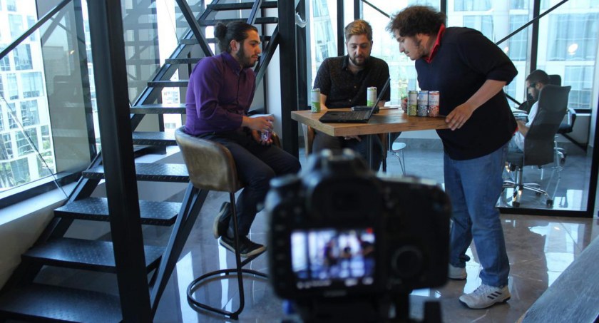 Jak powinny wyglądać filmy reklamowe dla firm B2B?