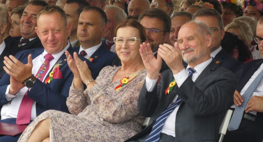 Sandelewski i dożynkach: Przybyłem i zobaczyłem. Polityków w pierwszym rzędzie. A rolnicy?