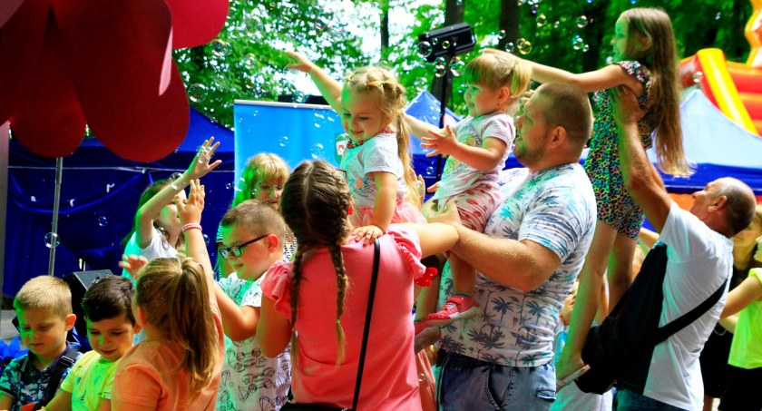 IX Kobielski Piknik Rodzinny. Był pokaz mody, zabawy dla dzieci i koncerty
