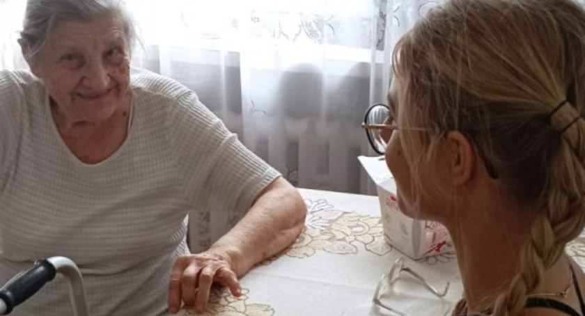 Wolontariusze wspierają seniorów. Ruszył program 