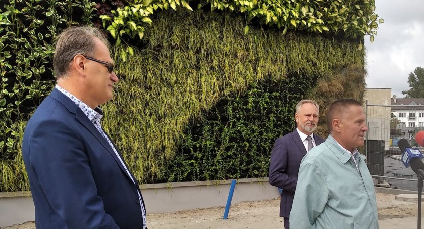 „Radomszczańskie wertykalne ściany to przykład dla innych gmin