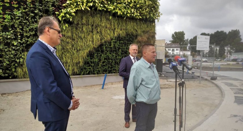 Wertykalne ściany przy Reymonta, czyli gorący temat. Więcek kontroluje, urząd prostuje, a Zięba pyta o nazwiska