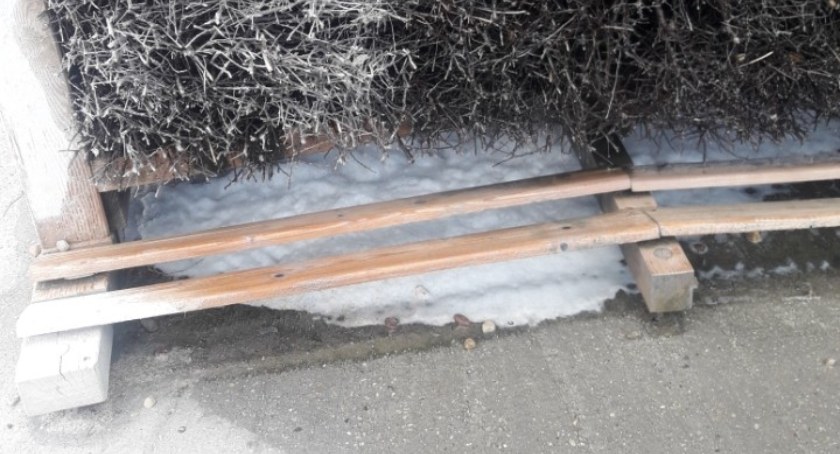 Tężnia naprawiona, pompa zamontowana, a piana pod tarniną to całkowicie normalne zjawisko