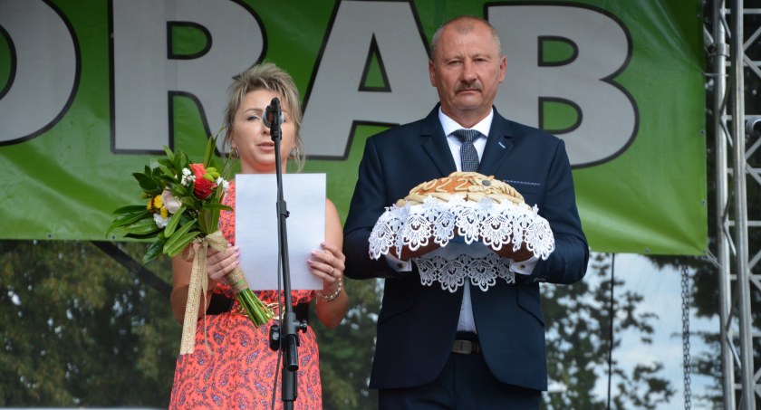 Dożynki Gminy Kodrąb odbyły się w Rzejowicach. Była msza, dożynkowy korowód i wspólna zabawa