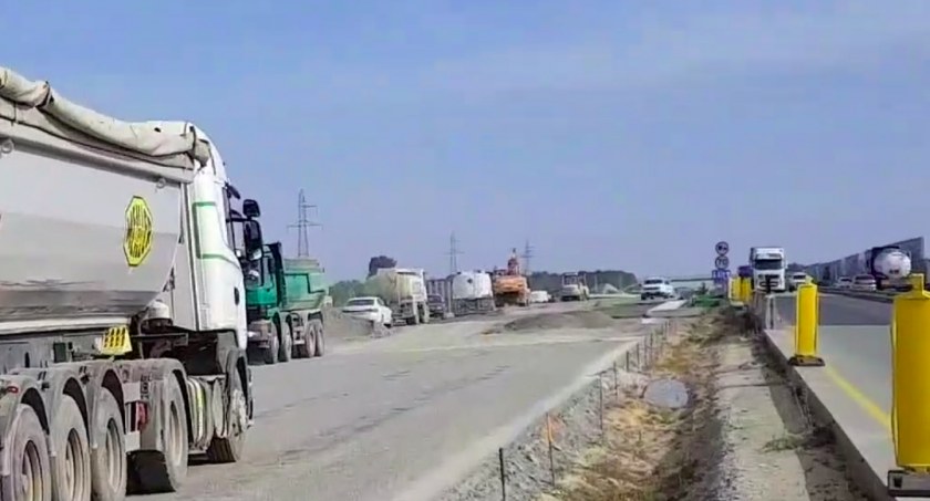 Historyczna chwila na budowie autostrady A1. Dziś mają się zakończyć prace związane z układaniem nawierzchni
