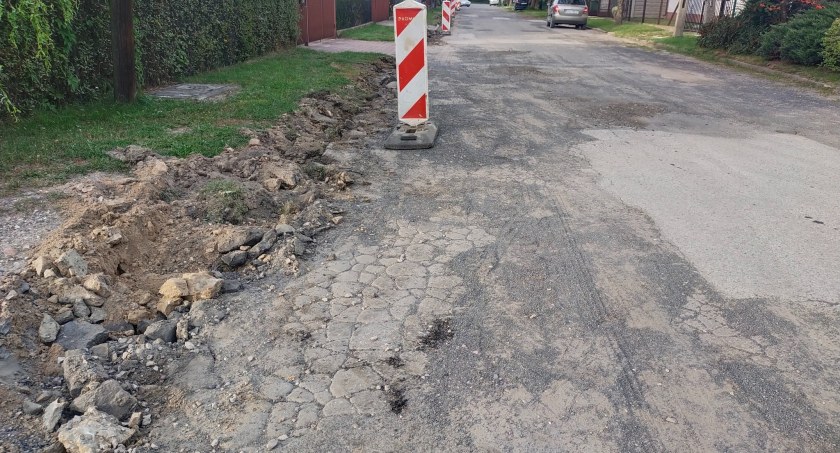Mieszkańcy Kowalowca, którzy nie mają wytyczonego wjazdu, muszą złożyć wniosek do urzędu miasta