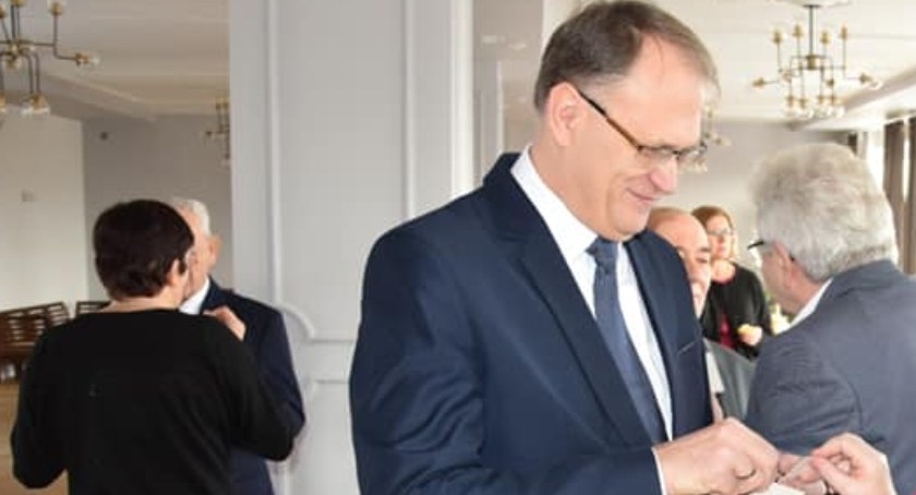 Prezydent Ferenc przekazał na licytację dla podopiecznych 
