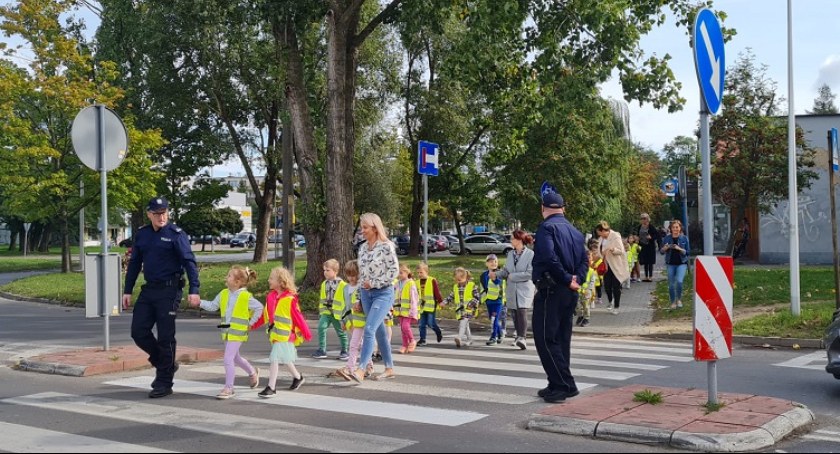Policjanci weszli do Publicznego Przedszkola nr 10. Uczyć maluchy bezpiecznych zachowań
