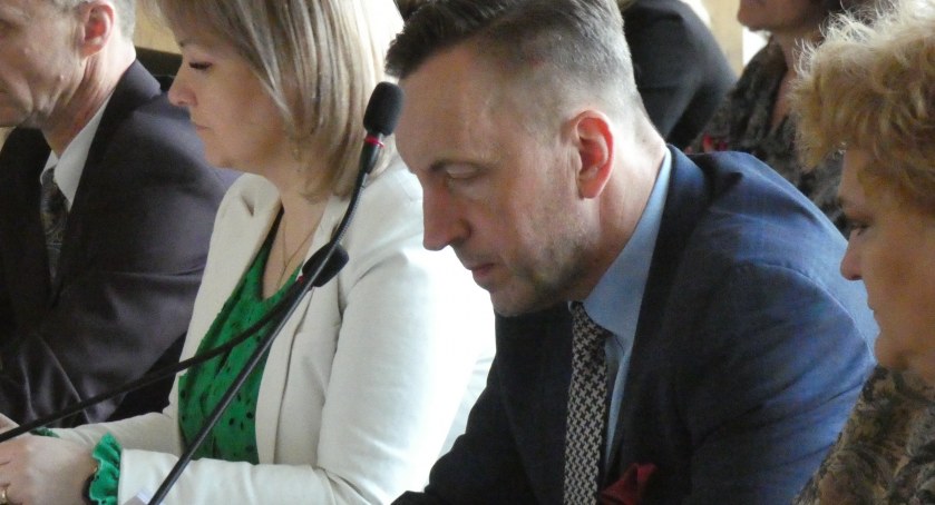 Aż pięć i pół roku przy władzy? Samorządowcom raczej się podoba 