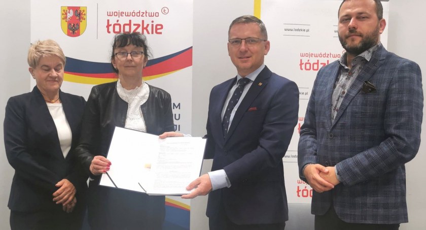 Pieniądze na plac zabaw i 44. Ogólnopolski Przegląd Piosenki i Przyśpiewki Ludowej