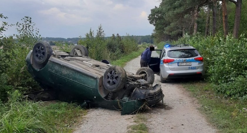Pięć lat temu straciła prawo jazdy za jazdę po pijanemu. Znów wsiadła za kółko. Uciekała i dachowała
