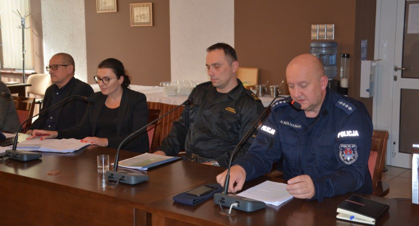 Komisja bezpieczeństwa: wykrywalność przestępstw prawie 80 proc., strażacy wyjeżdżali 930 razy