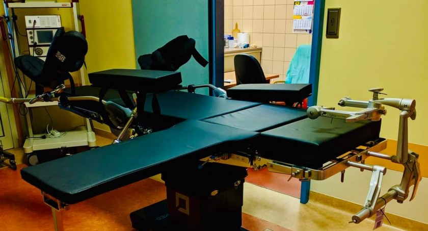 Nowy stół operacyjny na Centralnym Bloku Operacyjnym w Szpitalu Powiatowym 