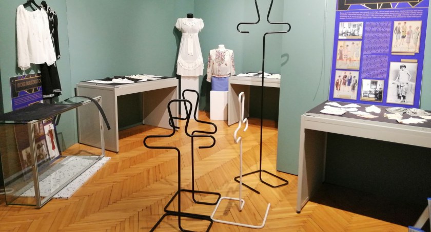 Jak ubierały się nasze babki i prababki? W połowie października pokaże to wystawa w Muzeum Regionalnym