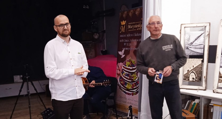 [ZDJĘCIA] Wystawa „Historie nie do końca. Oczywiste” w Galerii na6 podczas 15 Gliwickiej Art Nocy
