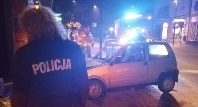 Uciekał przed policją, uderzył w ścianę. Zapłaci mandat 5000 zł