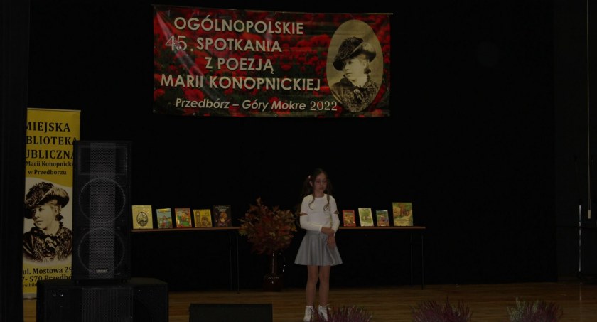 [Zdjęcia] Spotkania z Poezją Marii Konopnickiej w Przedborzu. Konkursy, warsztaty i koncert