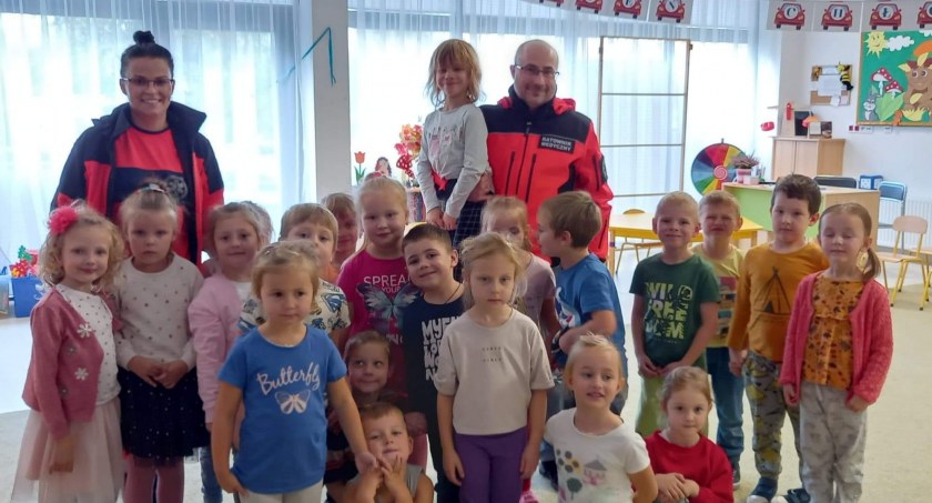 [Zdjęcia] Dzieci z Przedszkola Publicznego nr 10 uczyły się pierwszej pomocy od ratowników