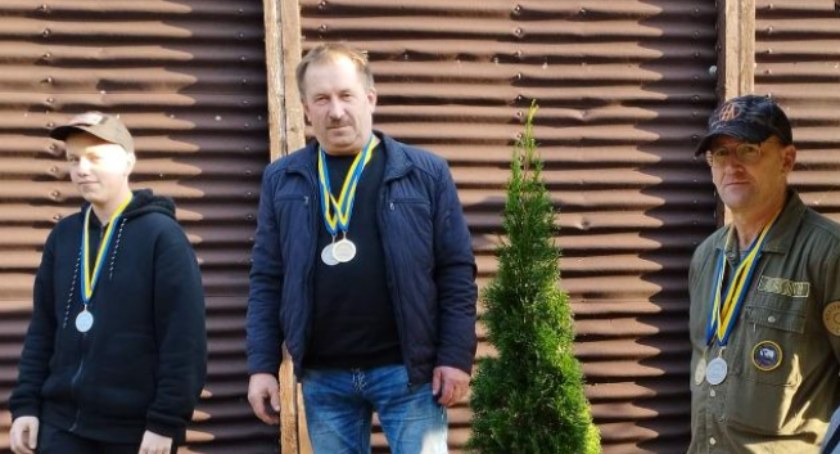 Dariusz Stępień, zawodnik 10-tki, wystrzelał trzy złota i srebro w Jaworznie
