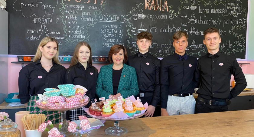 Licealiści z Baczyńskiego otwarli szkolną kawiarenkę. Nazwali ją „Decor Cafe”
