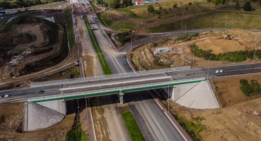 GDDKiA informuje: Od dzisiaj kierowcy mają kolejne 5 i pół kilometra trzech pasów w kierunku Katowic