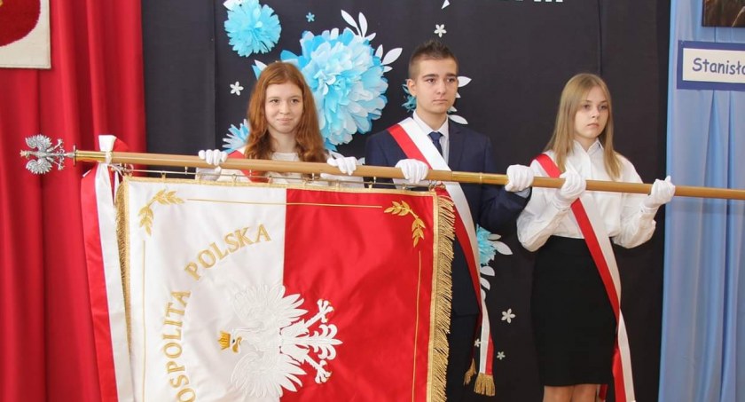 Publiczna Szkoła Podstawowa w Pławnie ma nowego patrona, Stanisława Konarskiego. I nowy sztandar 