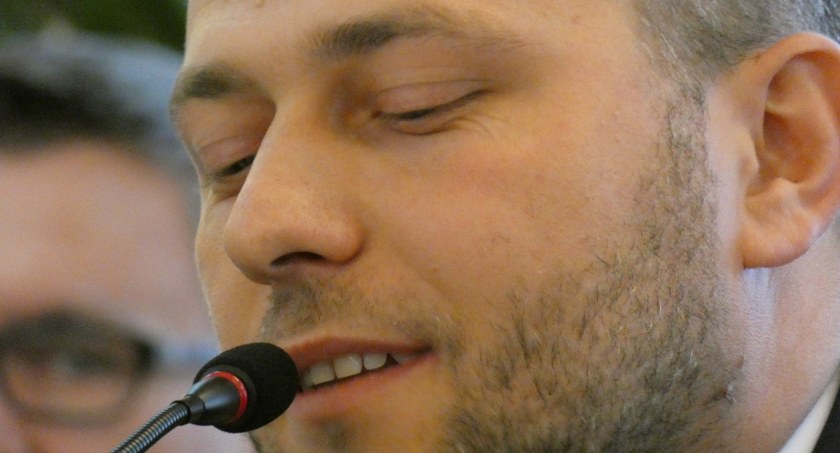 Papiery były do kitu: Prawie 100 deklaracji CEEB złożonych przez TBS zawierało błędy. Odpowiadał za to radny Koski 