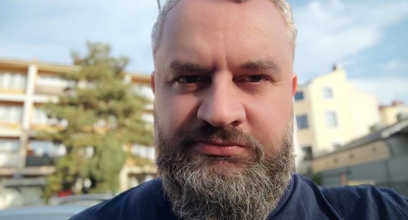Posłuchaj „Z Grzywy