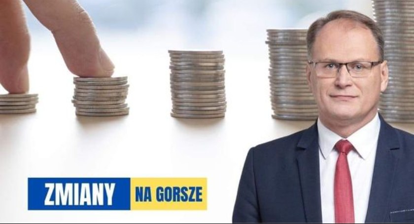 Radny Dębski: Podnoszą sobie wynagrodzenia, organizują kolejne eventy i bawią w najlepsze. Płacą radomszczanie