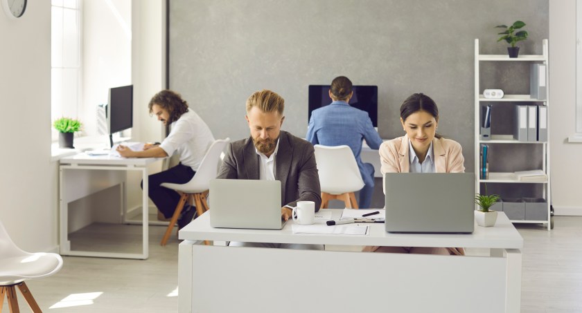 Na czym polega outsourcing sił sprzedaży?