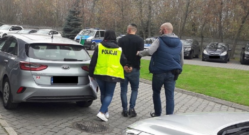 36-latek zatrzymany z narkotykami. Policjantom powiedział, że idzie je... zutylizować, gdzieś za miastem