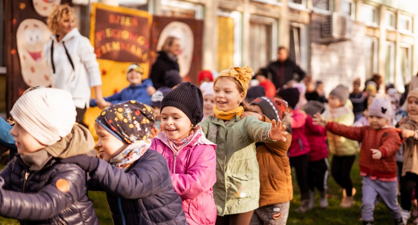 [ZDJĘCIA] Dzień Pieczonego Ziemniaka w Publicznym Przedszkolu nr 10