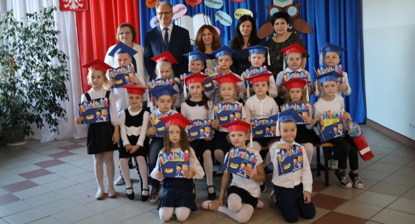 Ślubowanie pierwszaków w podstawówce nr 10 [ZDJĘCIA]