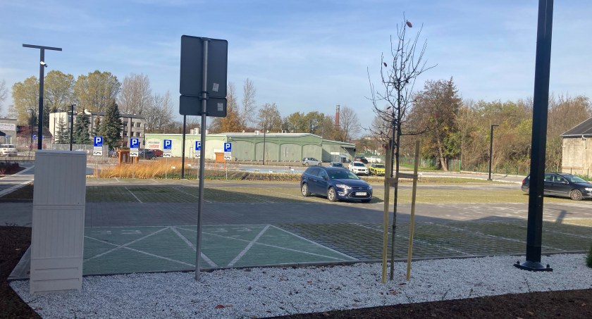Parking na Reymonta już otwarty. Tak normalnie: bez wstęg, bez pompy, przemówień. Można korzystać