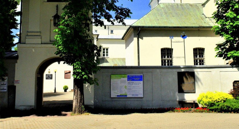 [Historia Gazetą pisana] Kenig otrzymał zaproszenie do objęcia stanowiska fryzjera na dworze królewskim w Brukseli