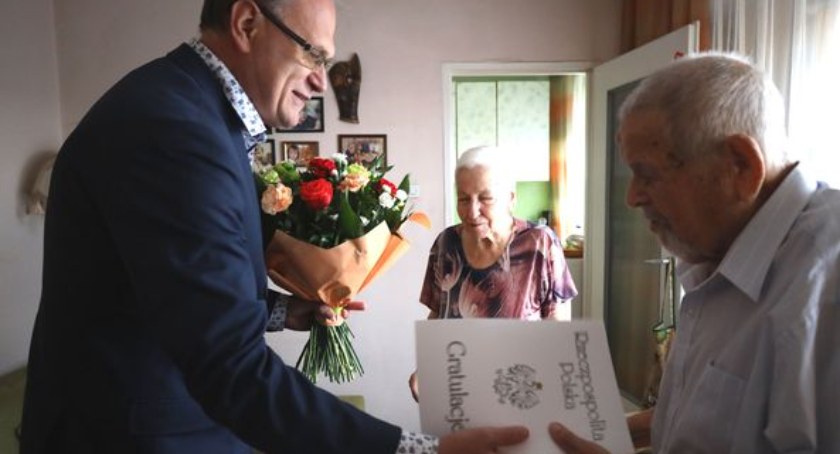 Państwo Janina i Jerzy Krupczyńscy obchodzą dzisiaj 70. rocznicę ślubu. To jedyna taka para w mieście