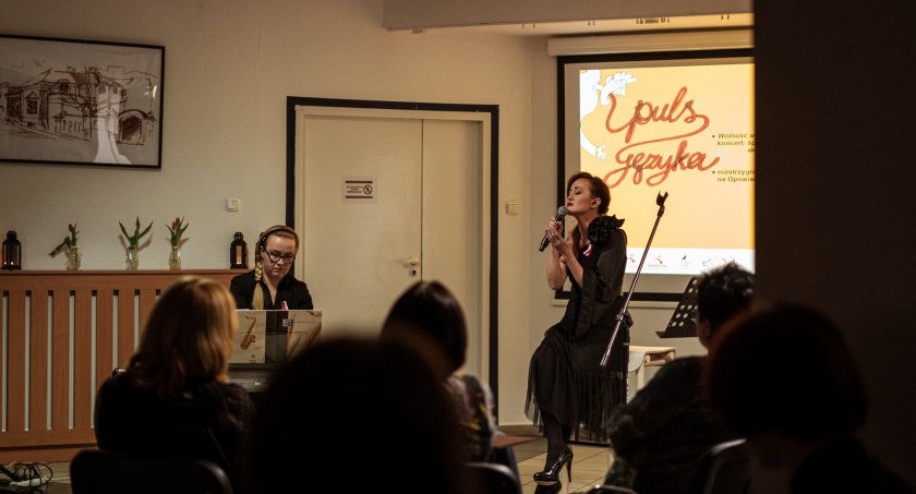 Puls języka: rozstrzygnięcie konkursu na opowiadanie fantasy i koncert Emilii Kudry 